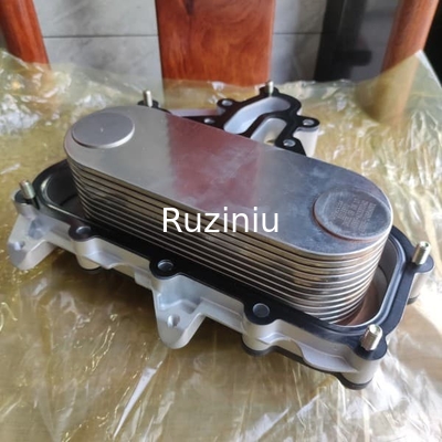 4133Y042 Perkins Engine Parts Oil Radiator / Cooler Assembly Untuk C7.1 C6.6